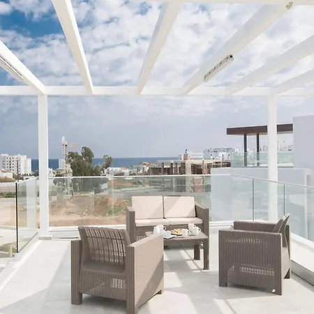 Olive Bronze, Luxurious 2bdr With Pool, Close To Strip And * Protaras